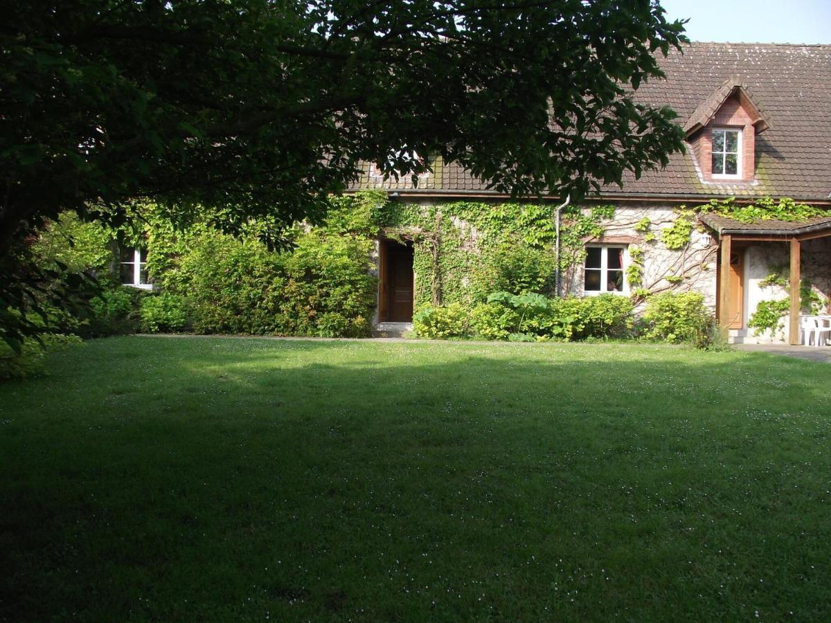 Beautiful Holiday Home With Pool Канів Екстер'єр фото